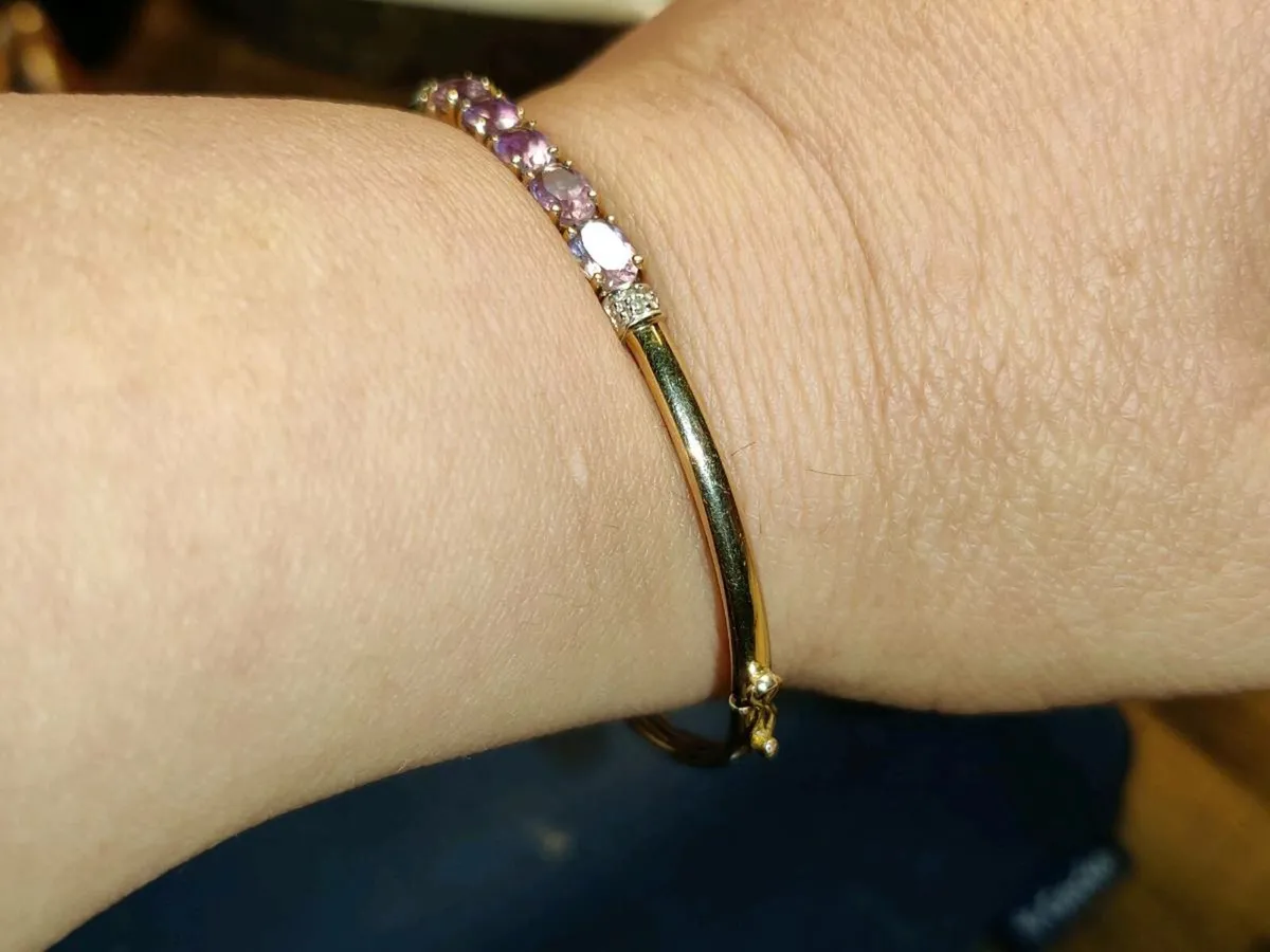 DIAMOND & AMETHYST, 9CT Gold Ladies Bangle ! - Image 2