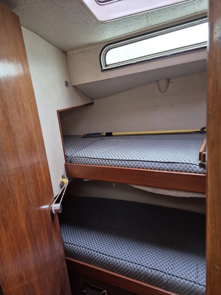 Nicholson 40 saloon deck - Image 2