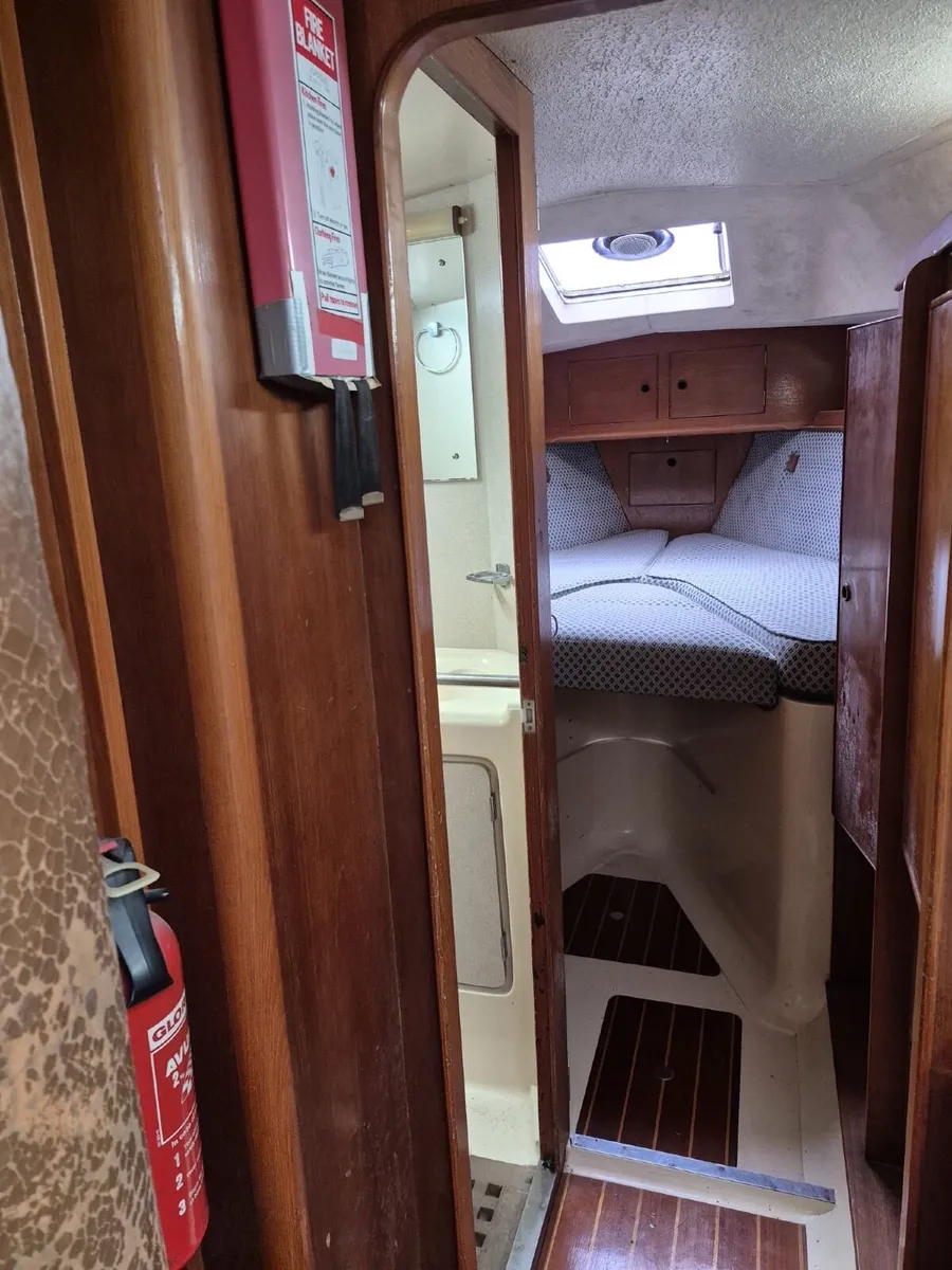 Nicholson 40 saloon deck - Image 3