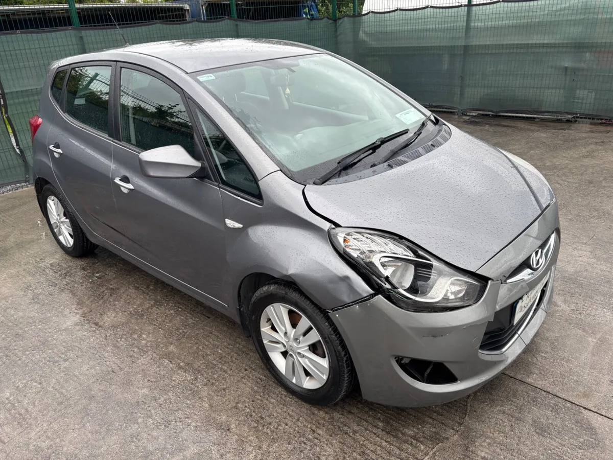 132 Hyundai ix20 Very light damage Drive Home - Image 4
