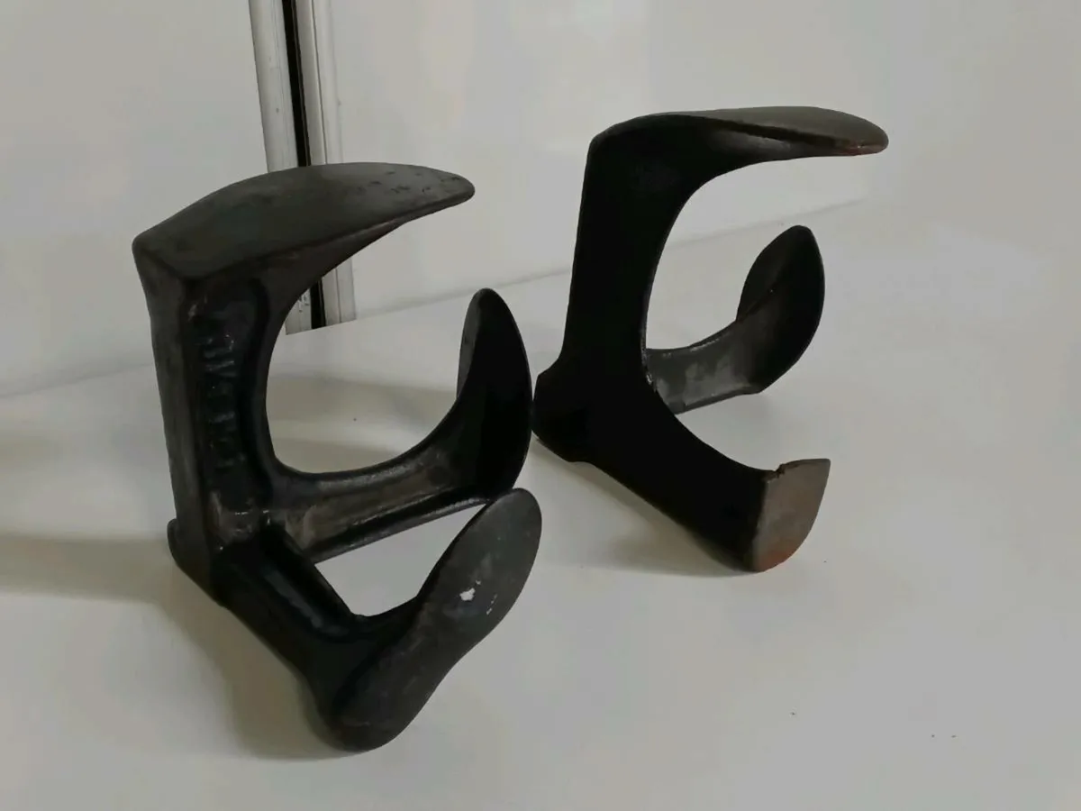 Two Vintage Cast Iron Shoemaker - Image 3