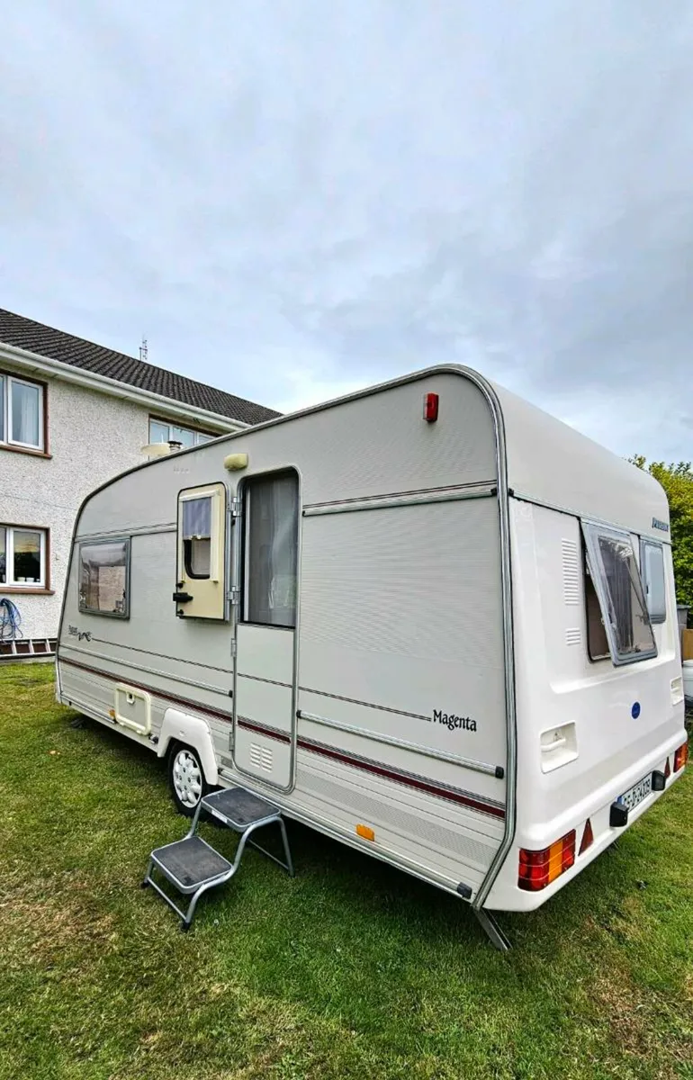 2/3 Berth Bailey Caravan for sale - Image 2