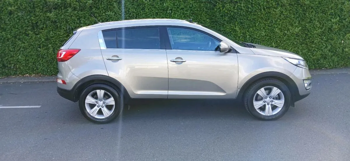 2011 kia sportage nct 1/26 tax 7/25 - Image 2