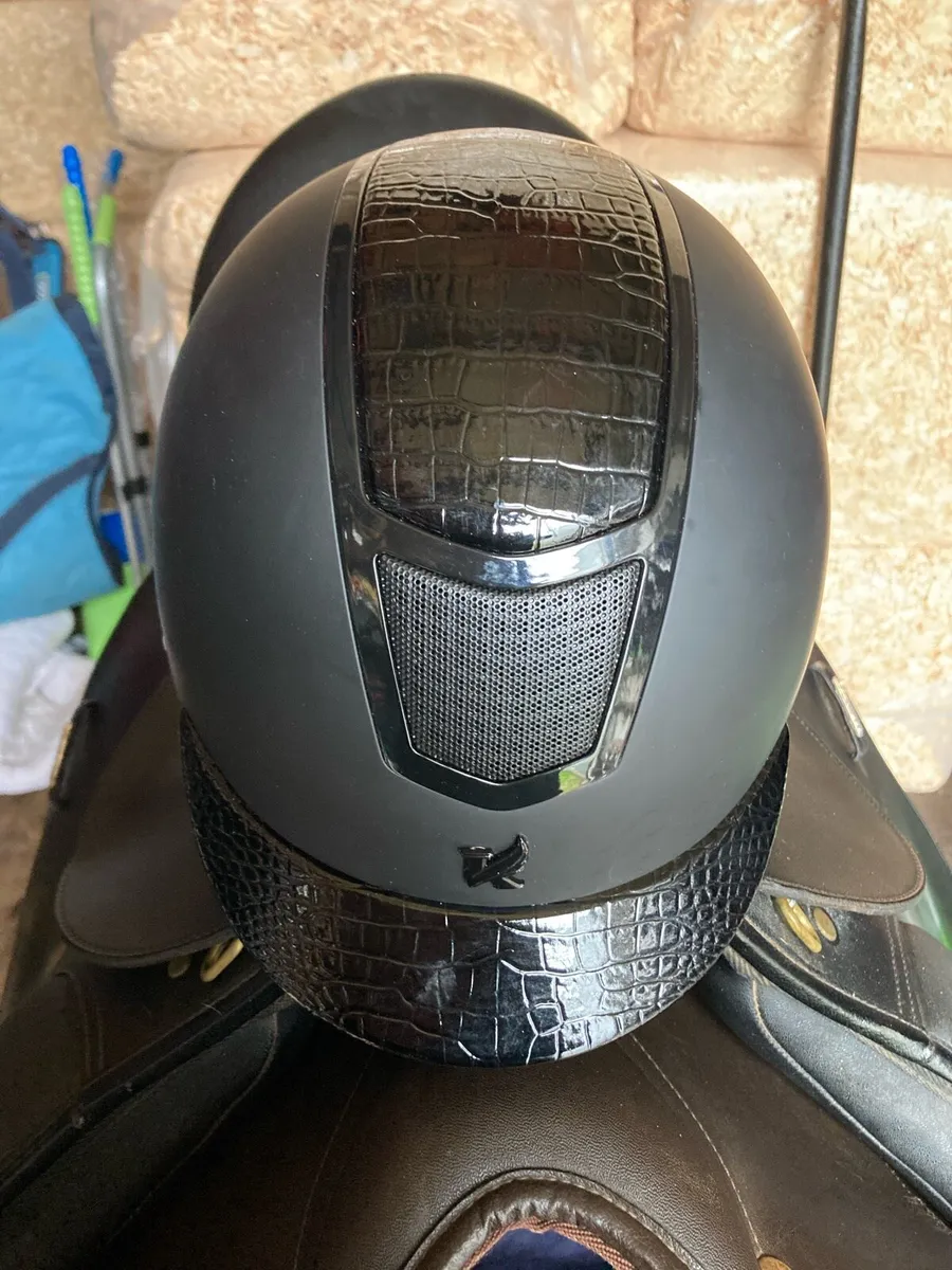 Shire karben riding hat - Image 1