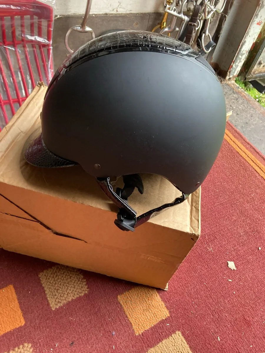 Shire karben riding hat - Image 2