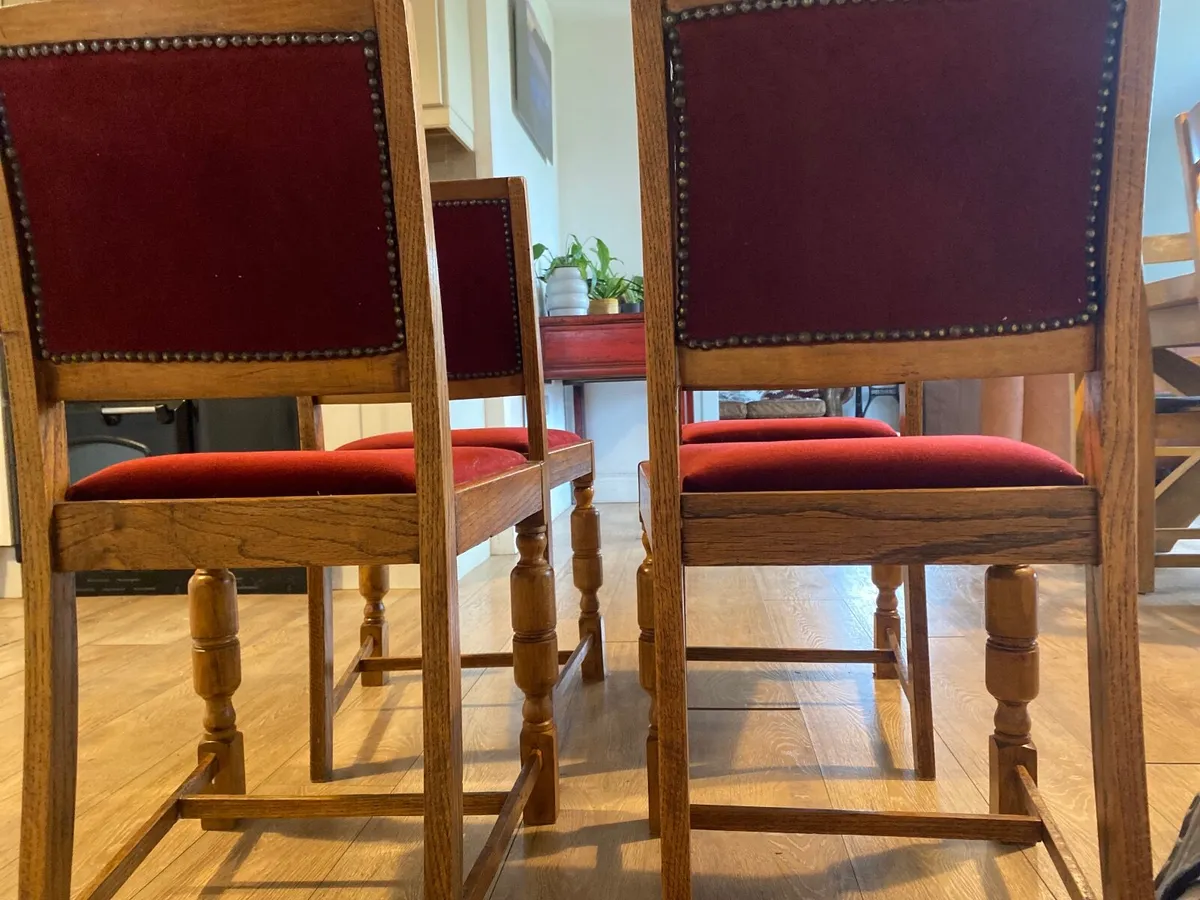 4 Chairs - Image 3