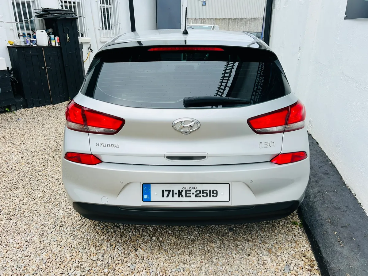2017 Hyundai i30 Deluxe 1.0 High spec - Image 4