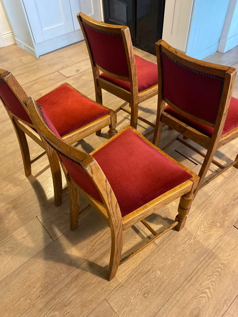 4 Chairs - Image 4