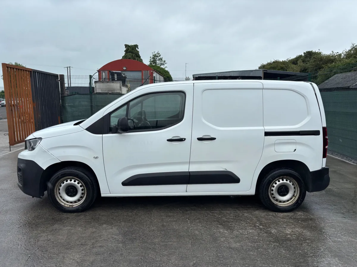2019 Peugeot Partner Driver Home - Image 2