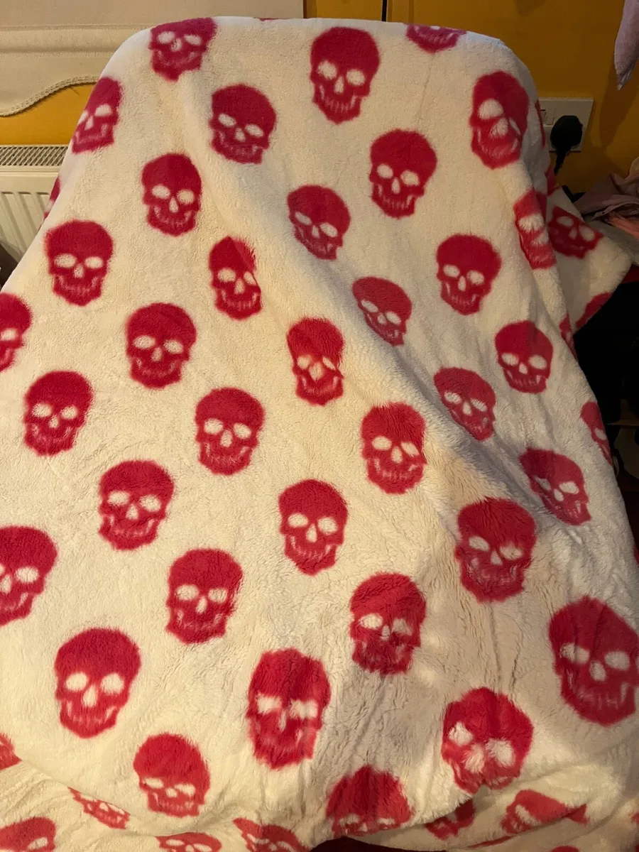 Double bed / sofa cover - Image 1