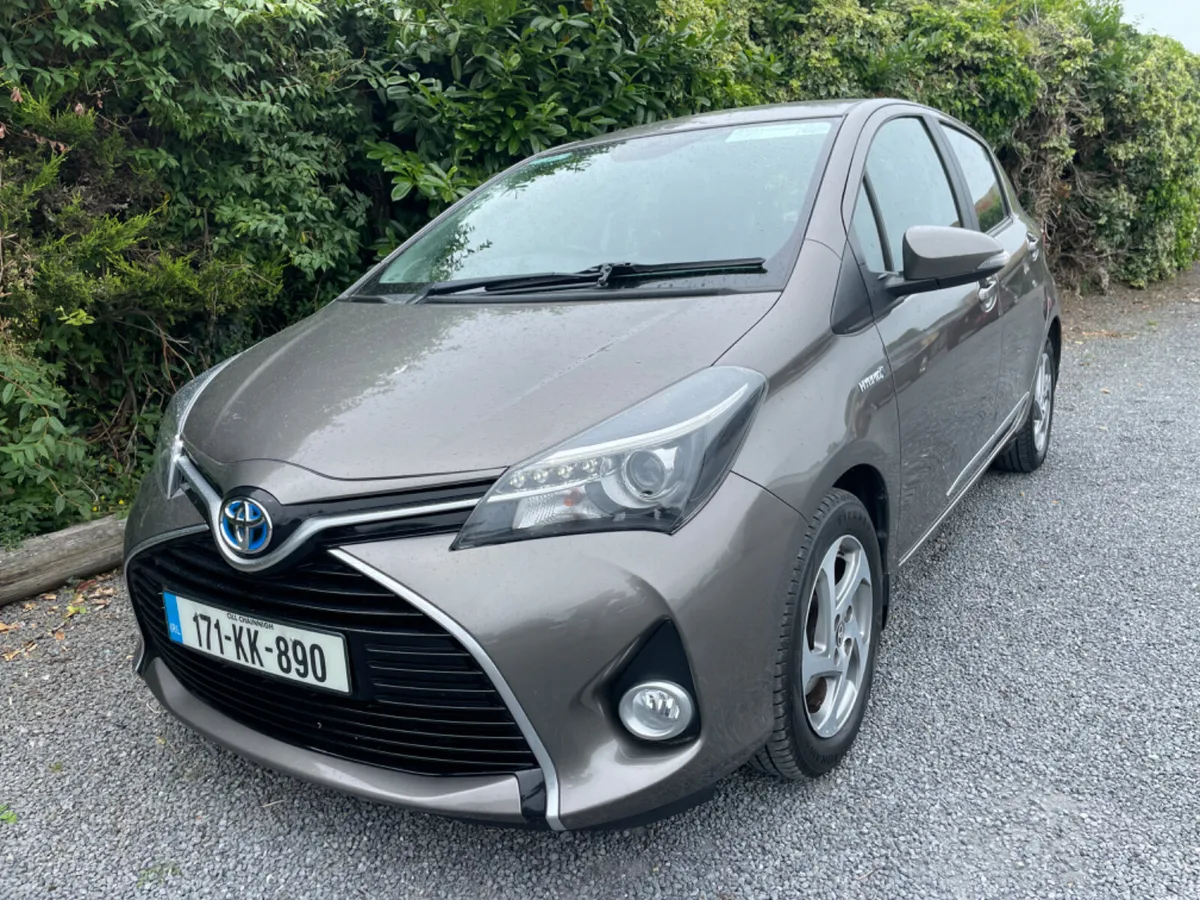 Toyota Yaris 2017 Hybrid - Image 1