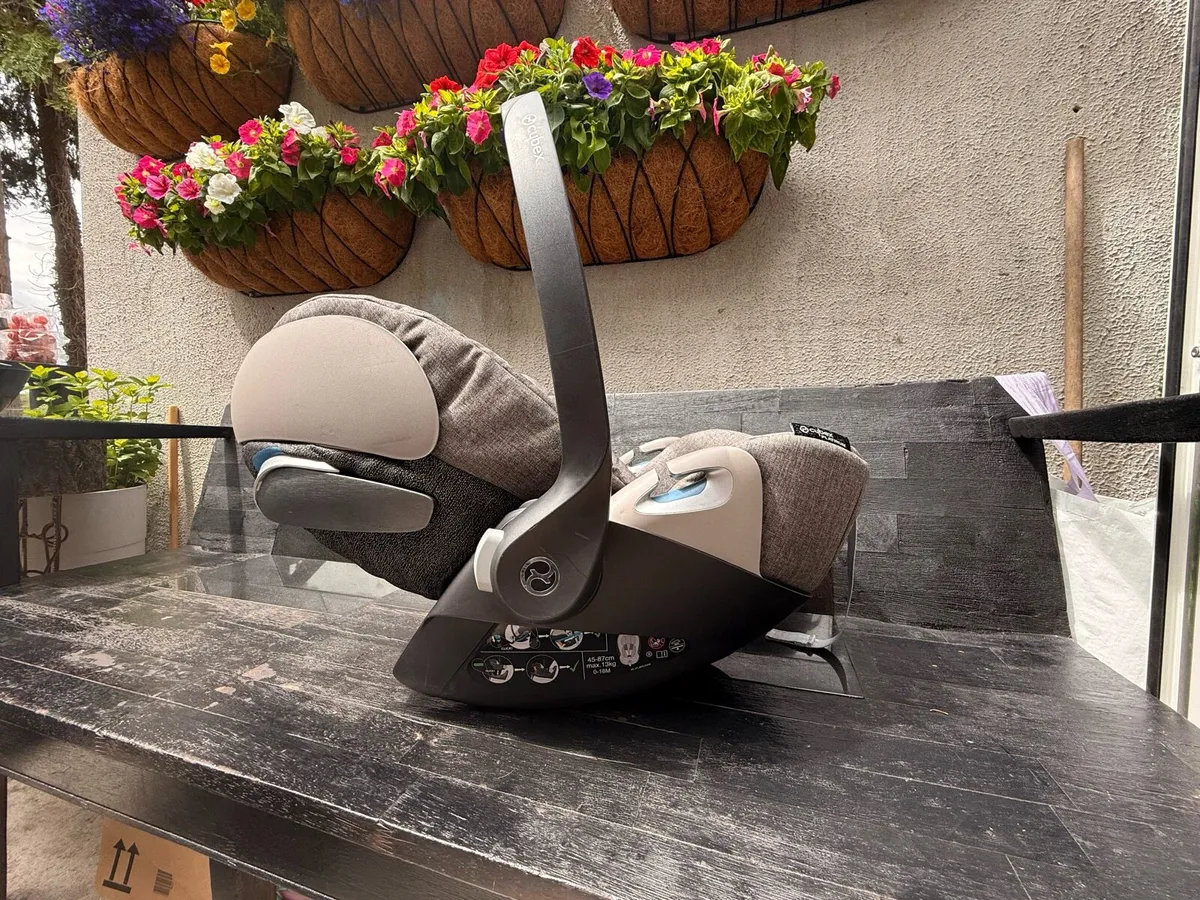 Cybex Cloud Z i-Size Plus - Image 1