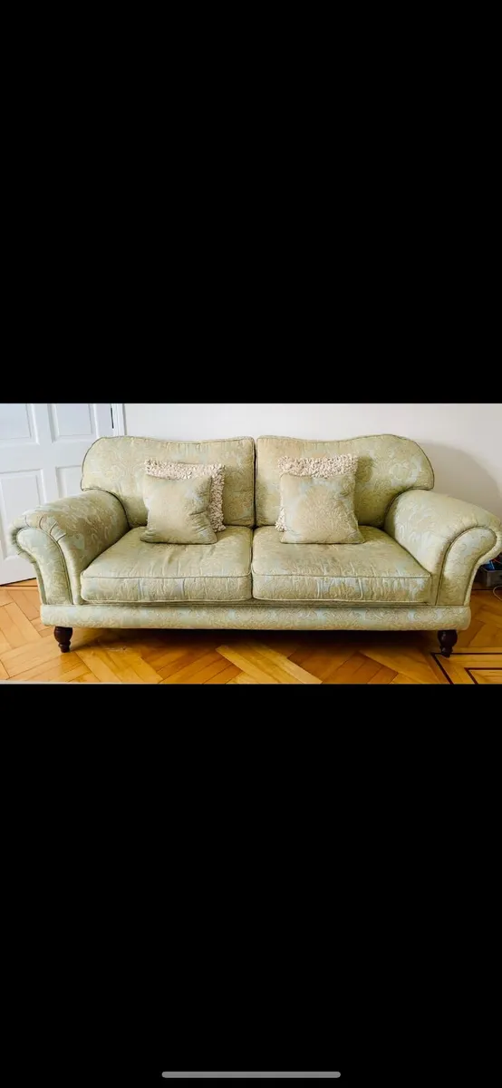 Couches - Image 2