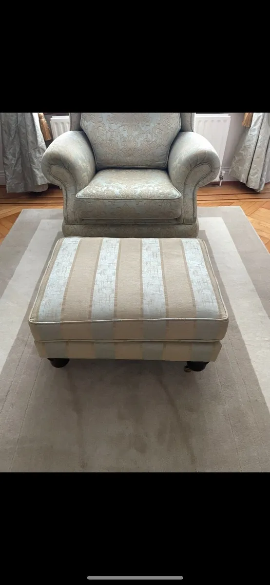 Couches - Image 4