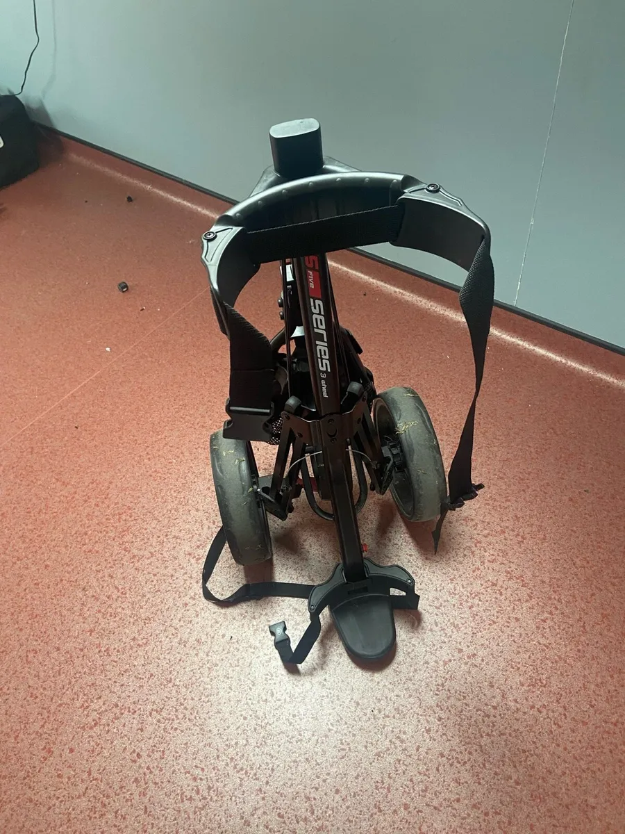 Golf trolley - Image 1