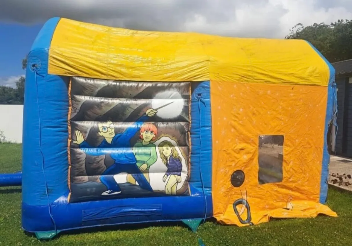 Bouncy castle - Image 1