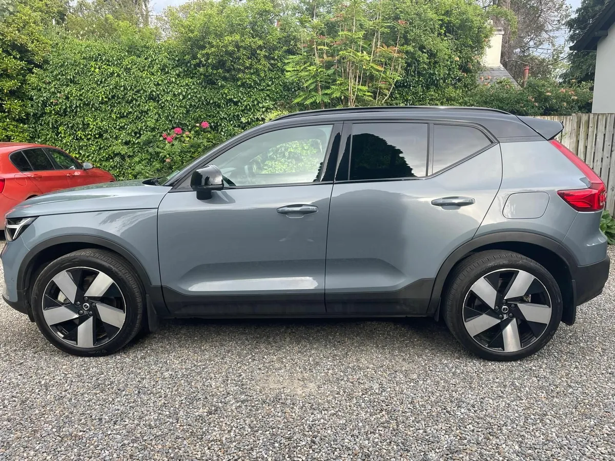 Volvo XC40 69 kWh 231 bhp Recharge Ultimate - Image 2