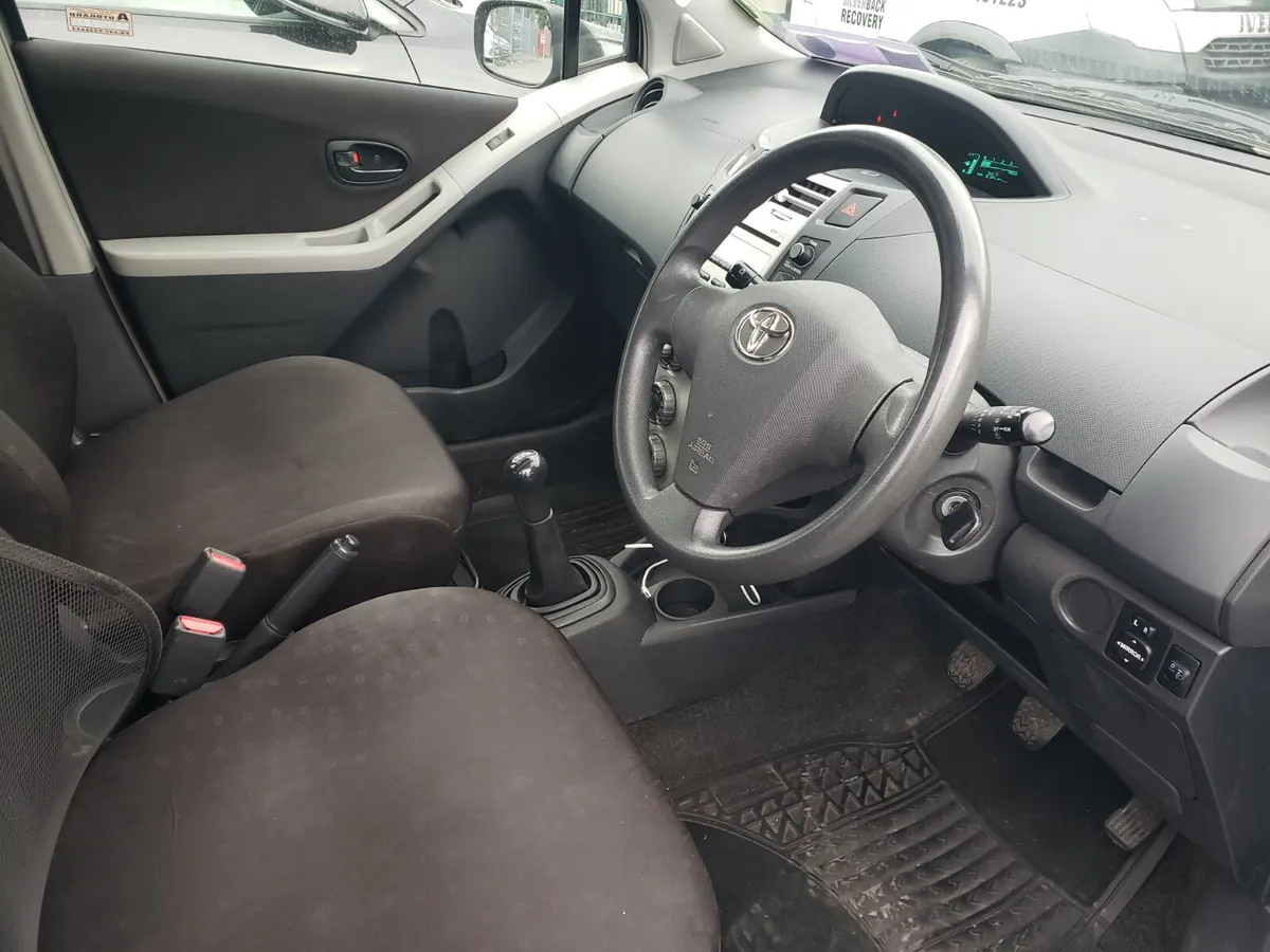 Toyota Yaris 2006 - Image 4