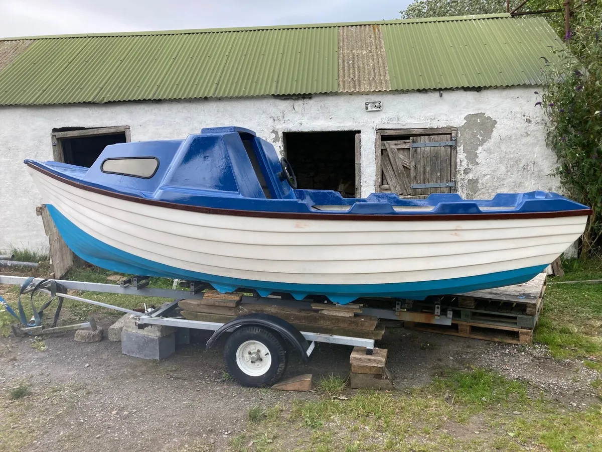 17’ cuddy fishing  boat - Image 4