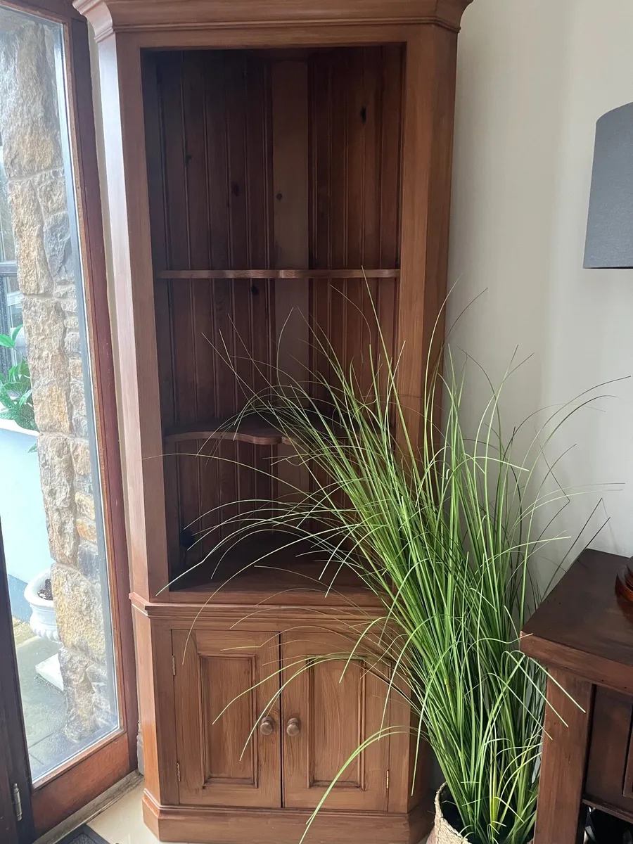 Pine Corner Unit