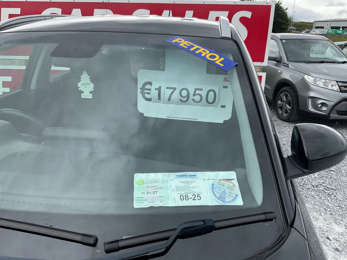 HYUNDAI TUCSON 1.6 PETROL  LOW KMS SPOTLESS - Image 4
