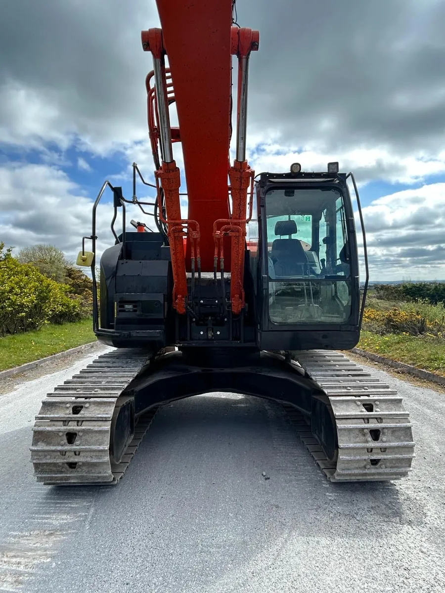 2016 Hitachi ZX225USLC-6 - Image 4
