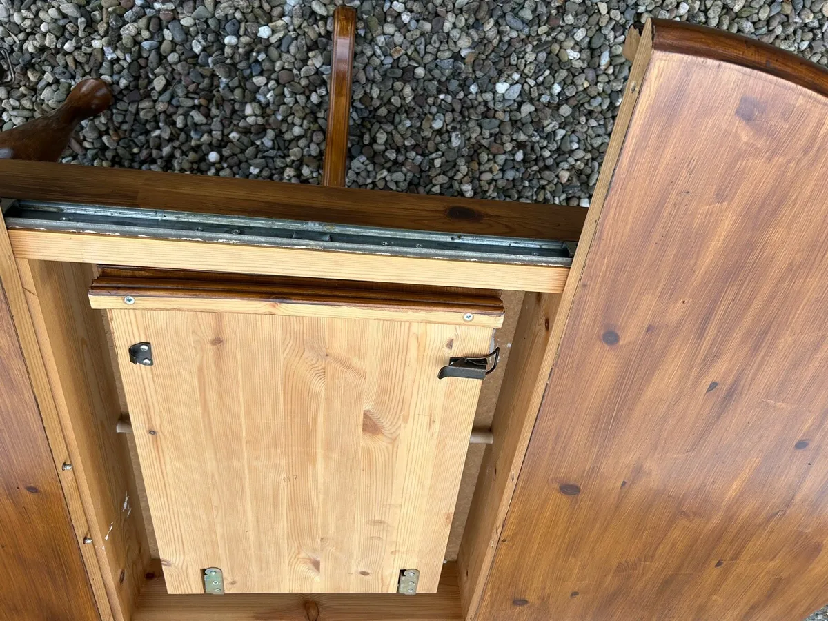 Table & 6 Chairs - Image 3