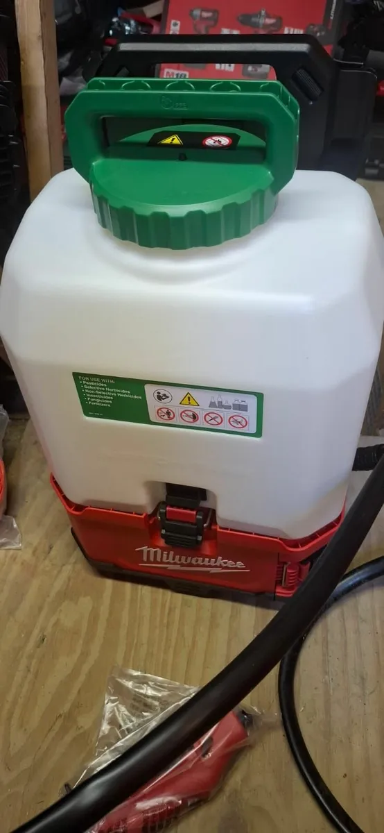 Milwaukee Backpack Sprayer M18 - Image 3