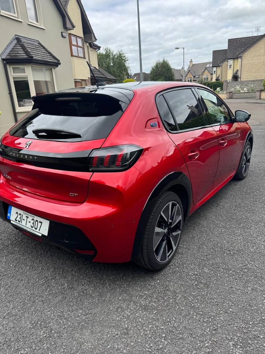 Peugeot 208 E-GT - Image 1