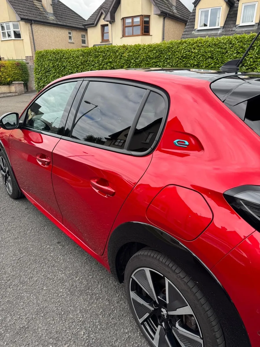 Peugeot 208 E-GT - Image 3