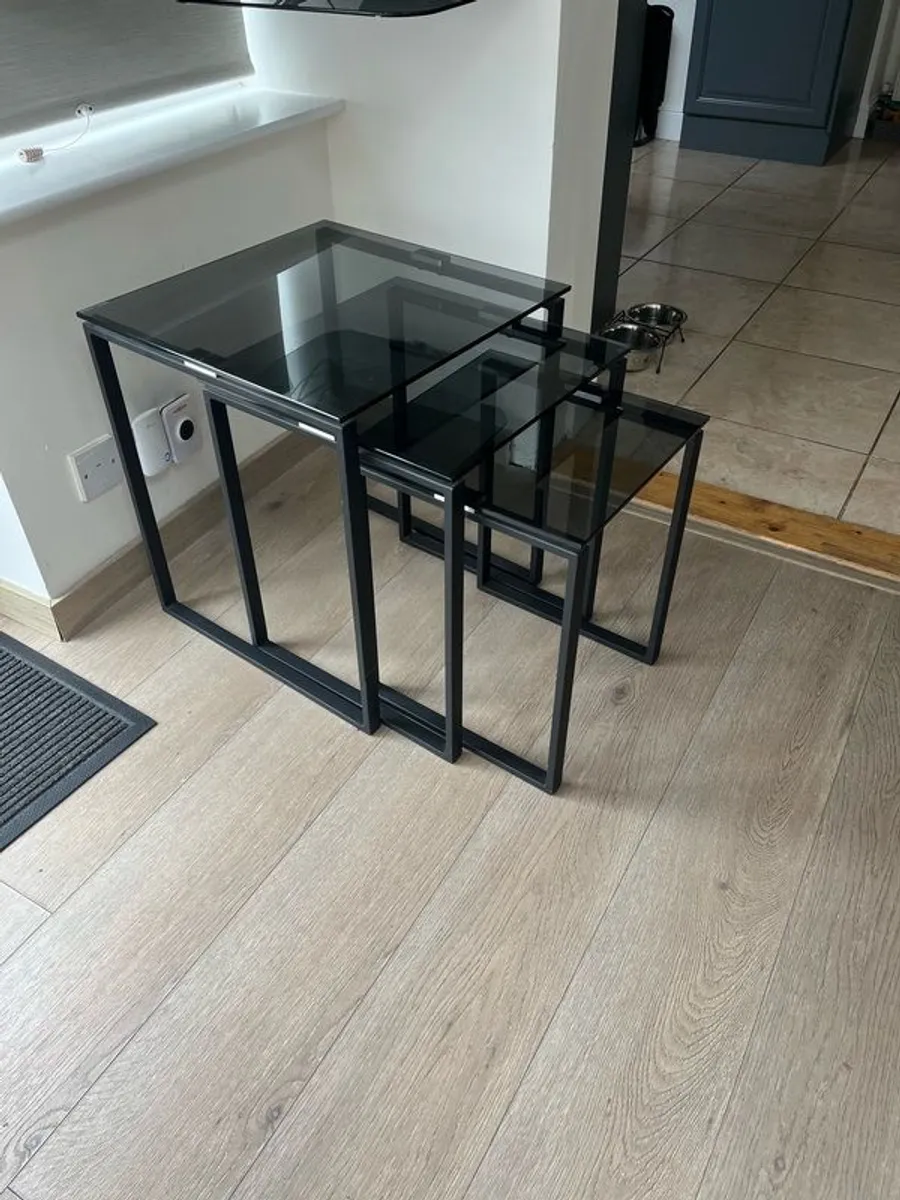 nest of tables - Image 1