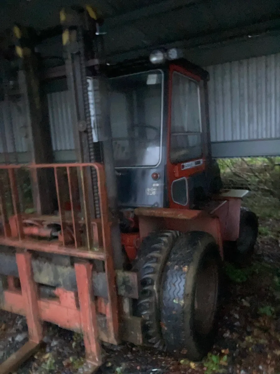 Forklift - Image 3