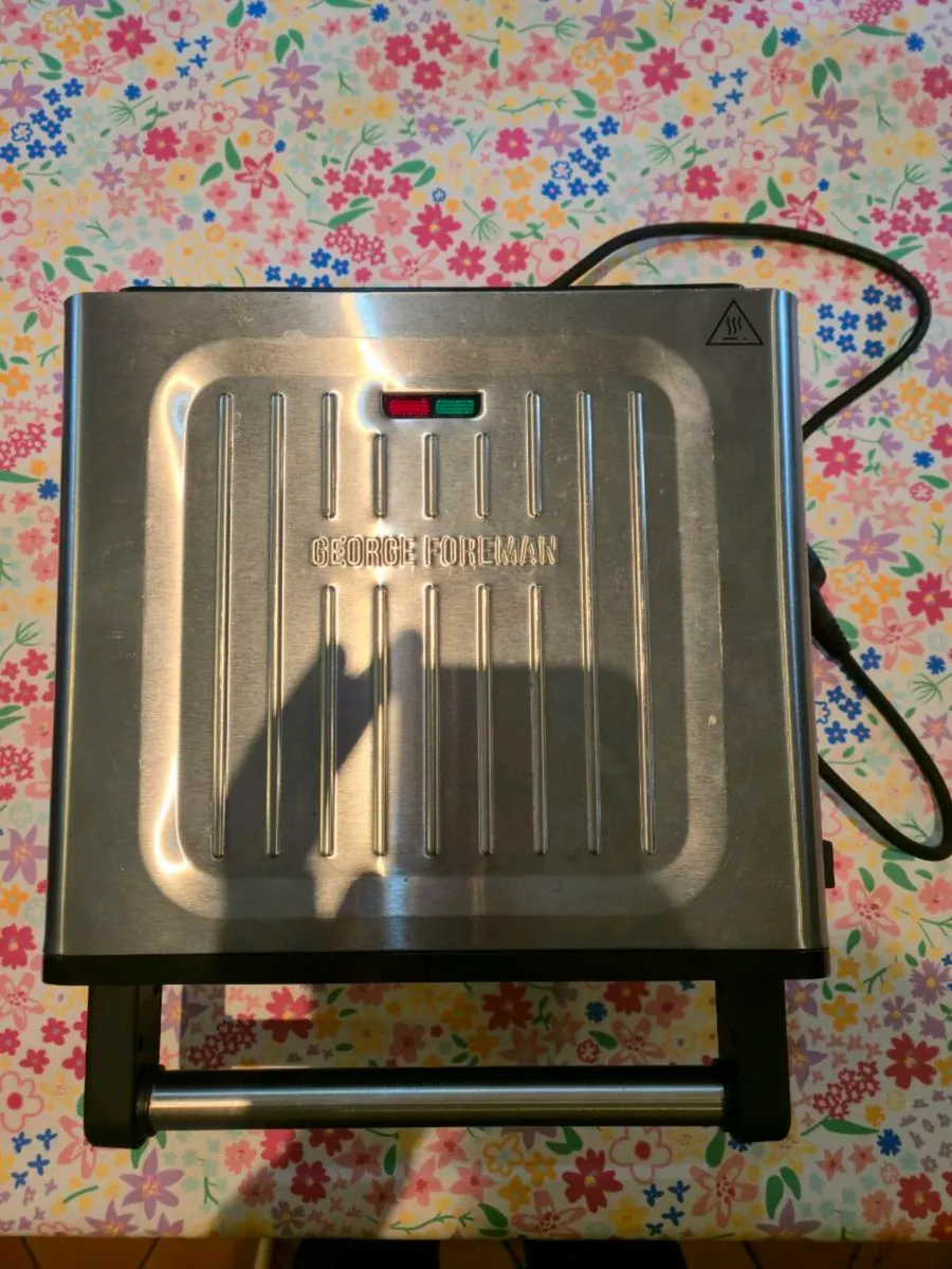 Goerge Foreman smokeless grill model: 28000 - Image 1