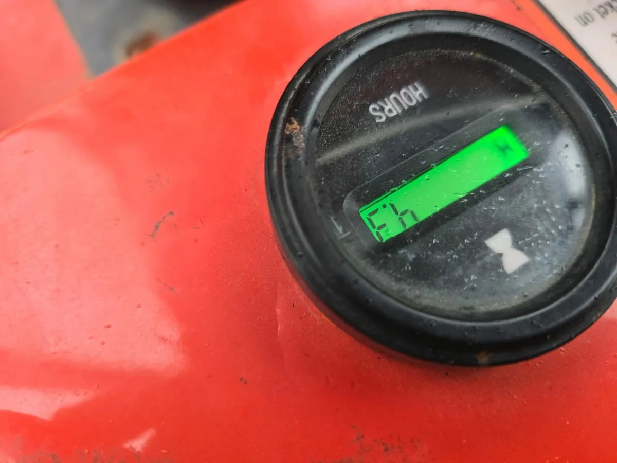 Mini digger - Image 4