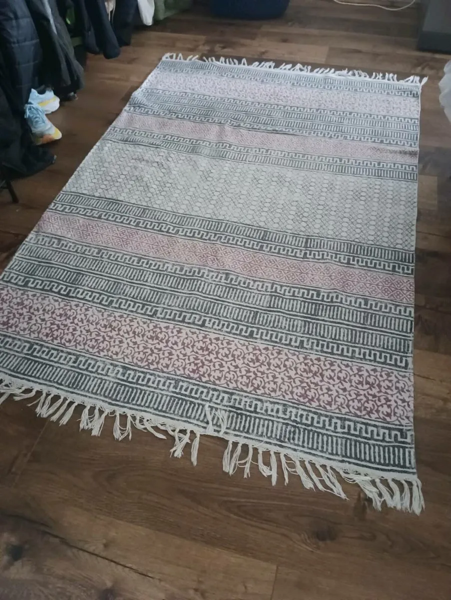Beautiful cotton rug bought on holiday, - Image 1