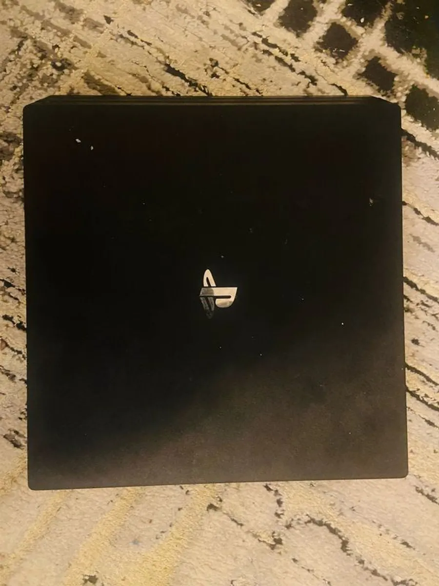 PlayStation 4 pro 1TB - Image 3