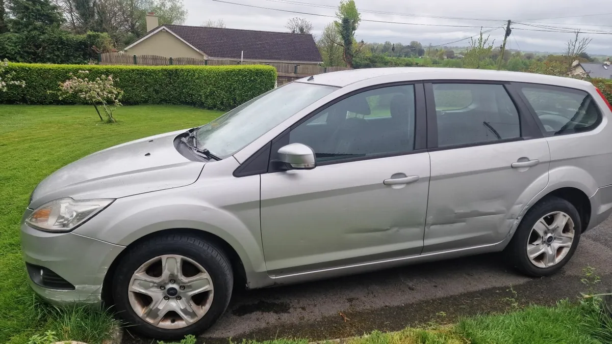 Ford Focus 2009 - Image 2