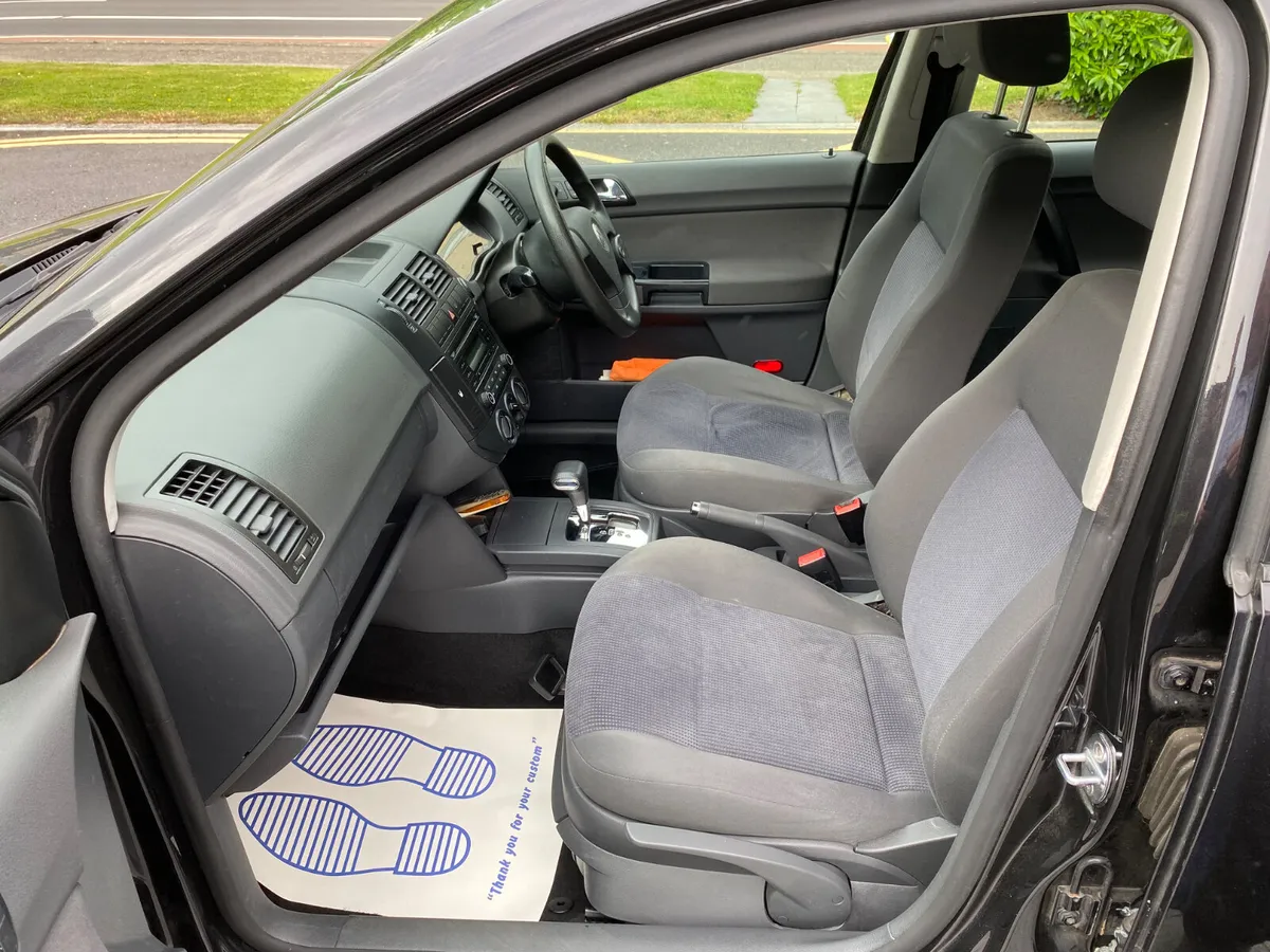 Volkswagen Polo Auto - Image 2