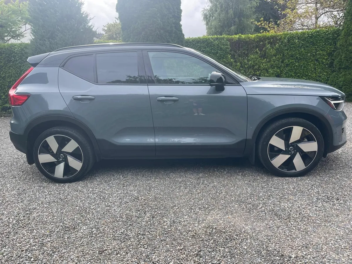 Volvo XC40 69 kWh 231 bhp Recharge Ultimate - Image 4