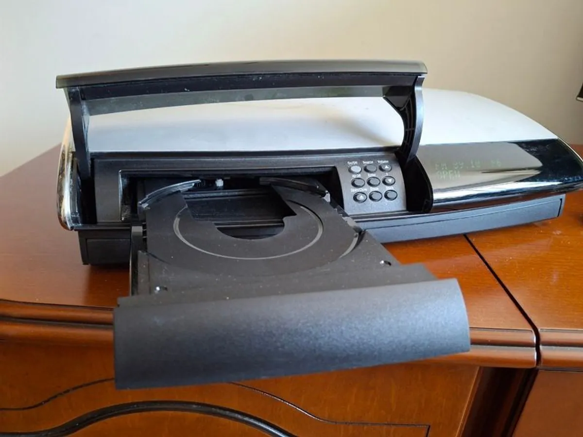 Bose Media Center and Subwoofer - Image 3