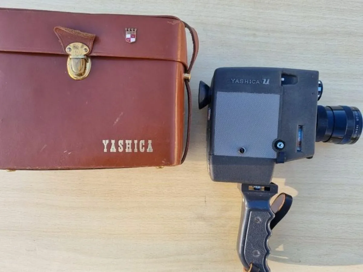 Vintage Yashica U-matic CaS Movie Camera - Image 2