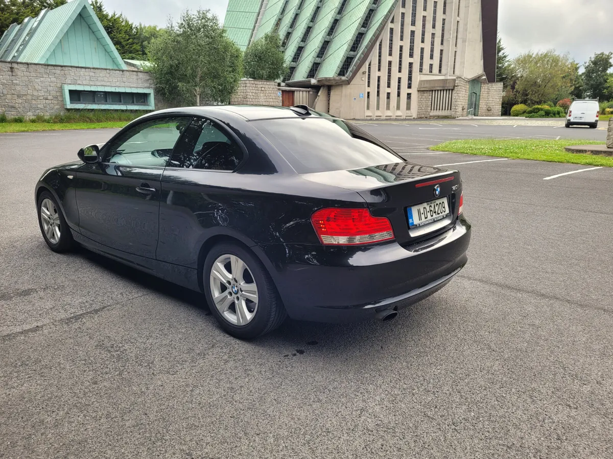 BMW 1-Series. 120i - Image 4