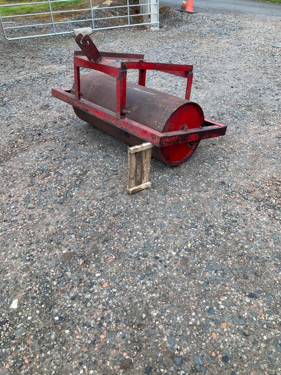 Compact water filled roller . - Image 4