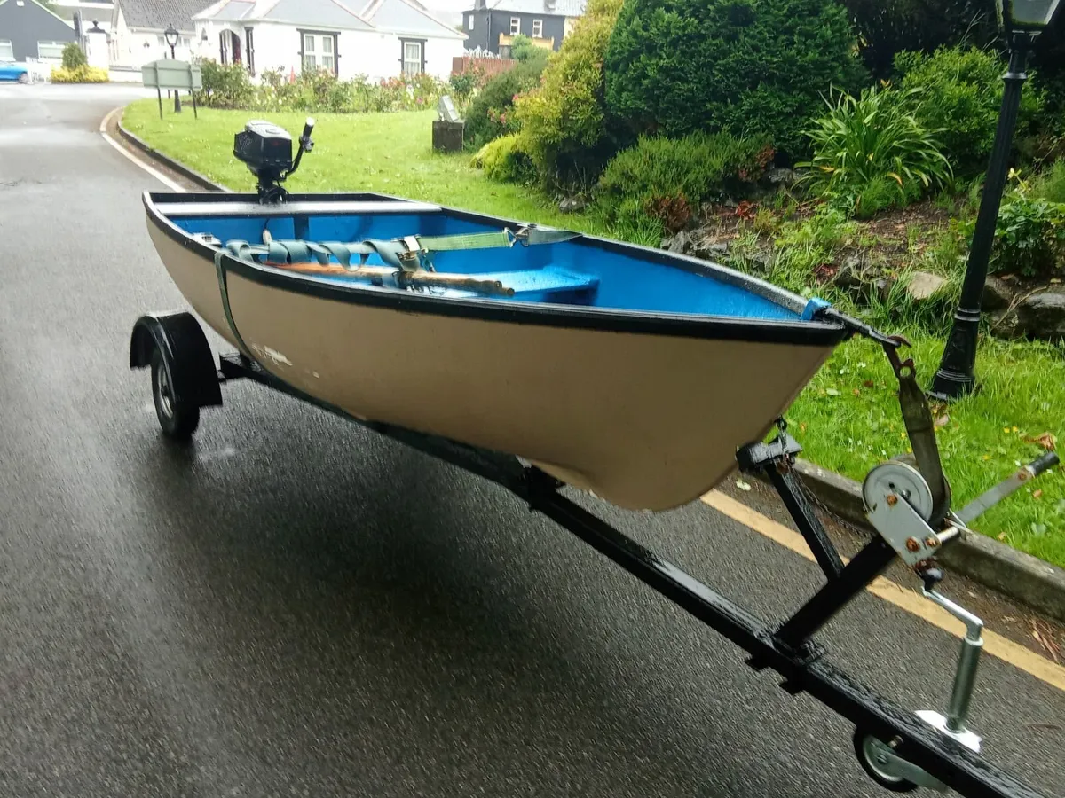 10 ft Fiberglass boat+ trailer +engine - Image 2