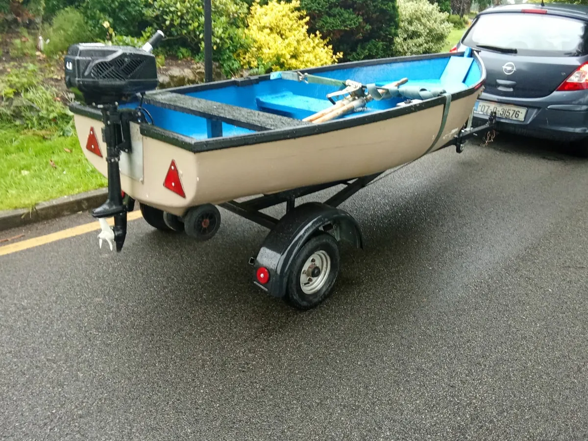 10 ft Fiberglass boat+ trailer +engine - Image 3