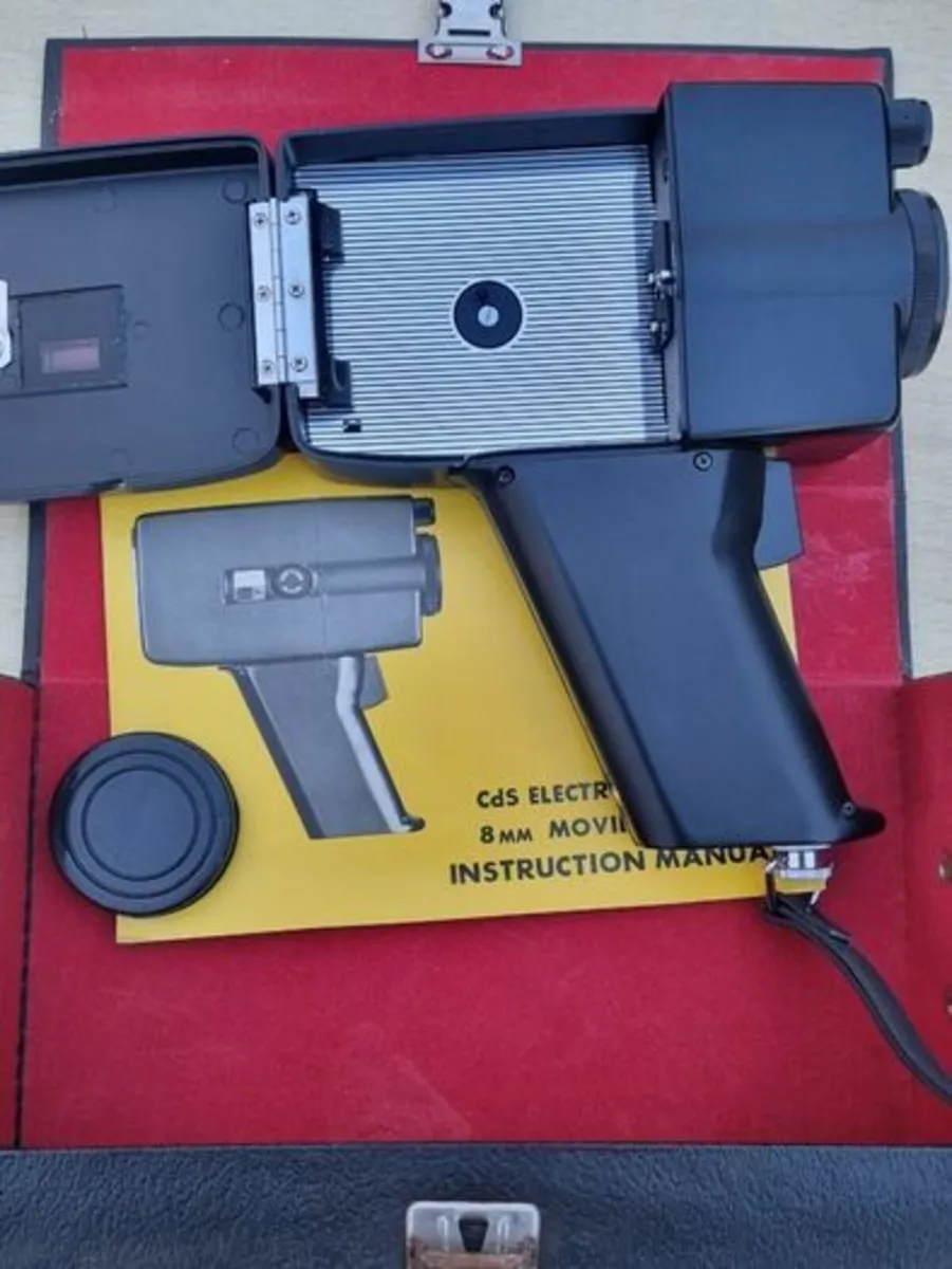 Vintage 8mm camera - Cinerex Super 8 - Image 3