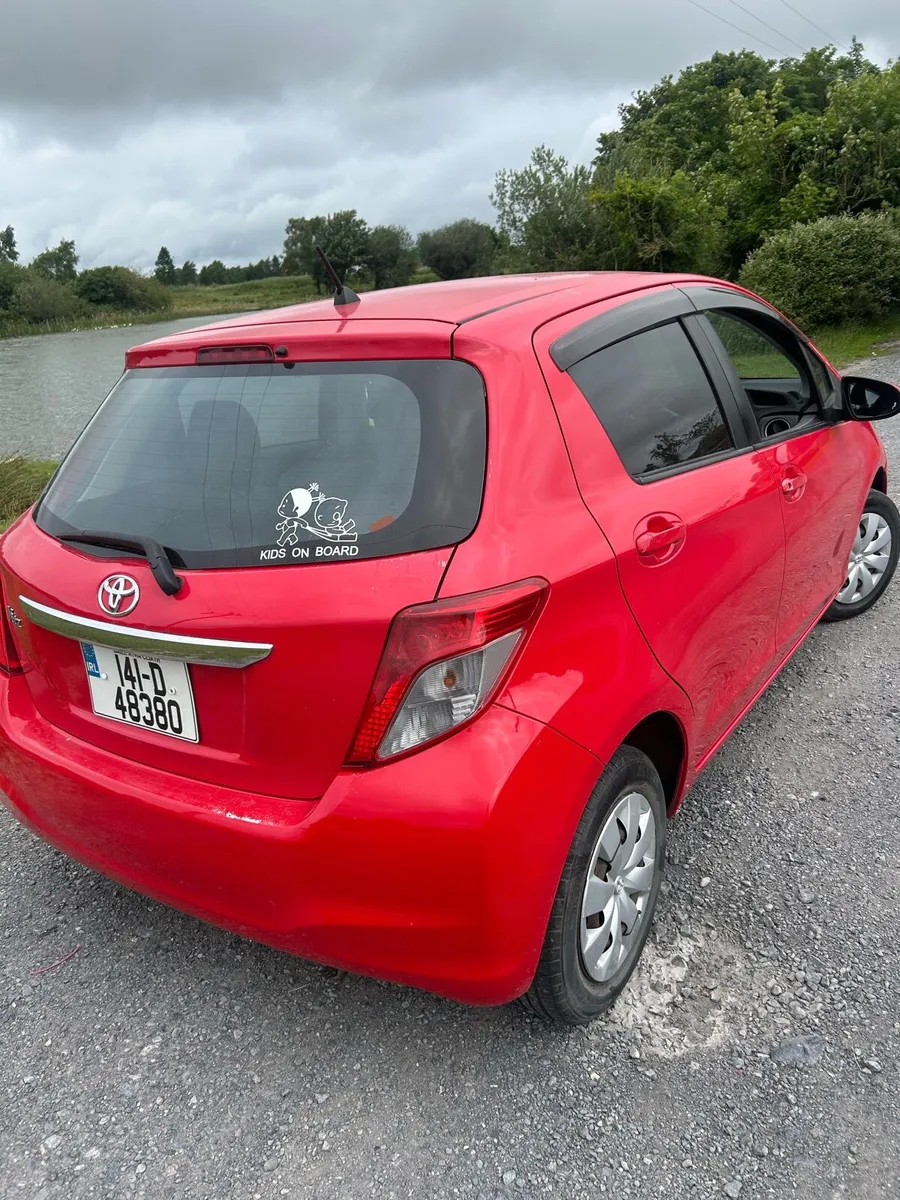 2014 Toyota Yaris Automatic - Image 4