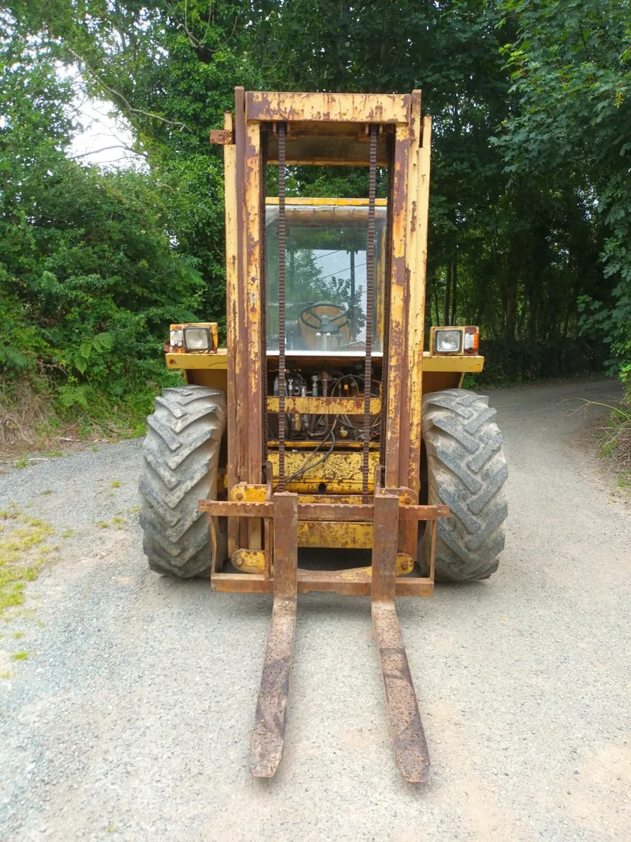 Forklift - Image 4