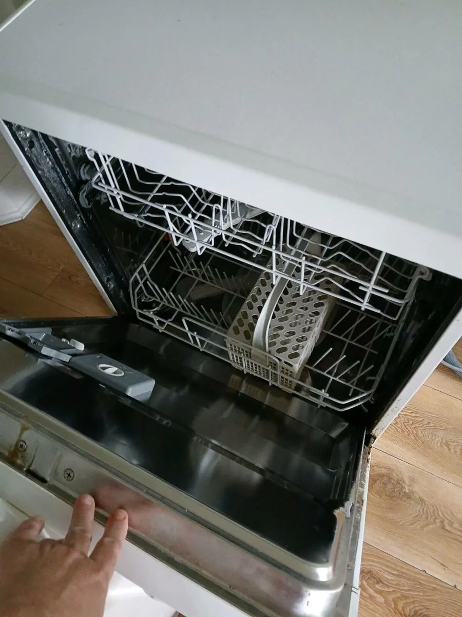 Dishwasher - Image 2