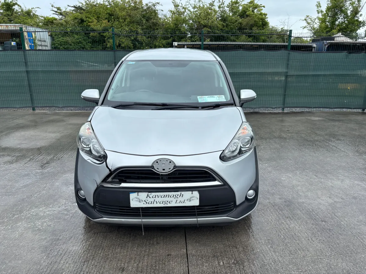 2016 Toyota Siesta Automatic 7 seater - Image 3
